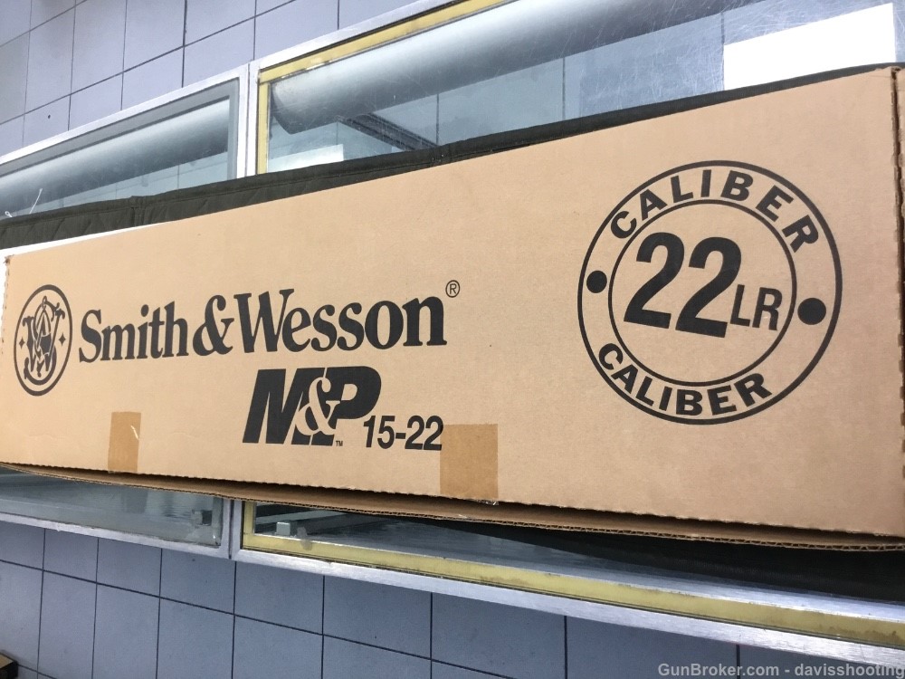 SMITH & WESSON - MP15-22 - 22LR/16"  **HOT PINK**   NEW IN BOX-img-3