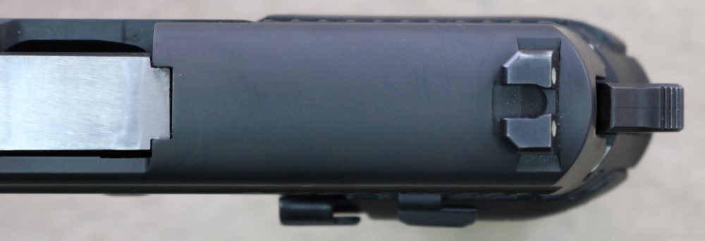 Quality Sig Sauer P229 40 S&W with Rail-img-9