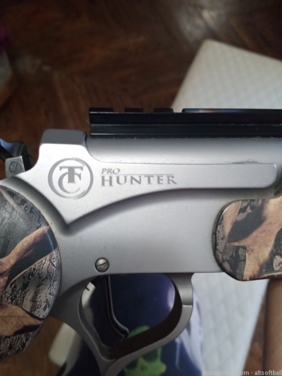 Brand new unfired Thompson center encore pro hunter in 270 Winchester -img-6