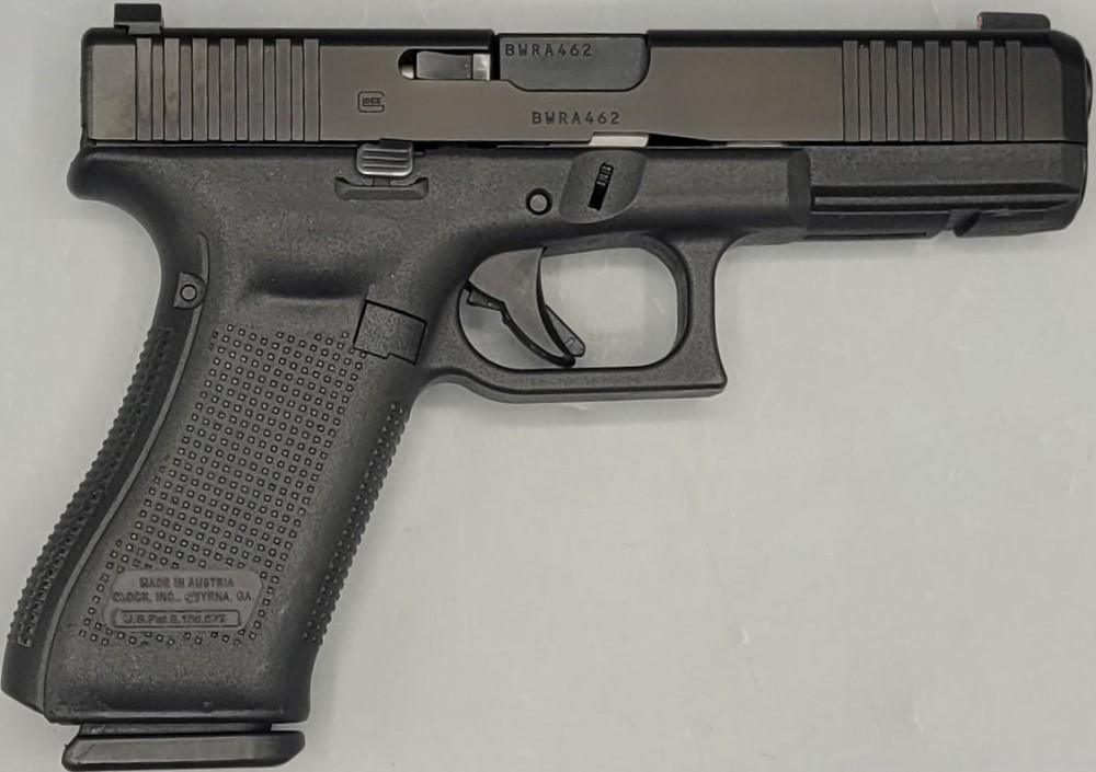 Glock G17 Gen 5 9mm 4.49" Semi Auto Pistol Black Night Sights 9x19 G 17-img-1