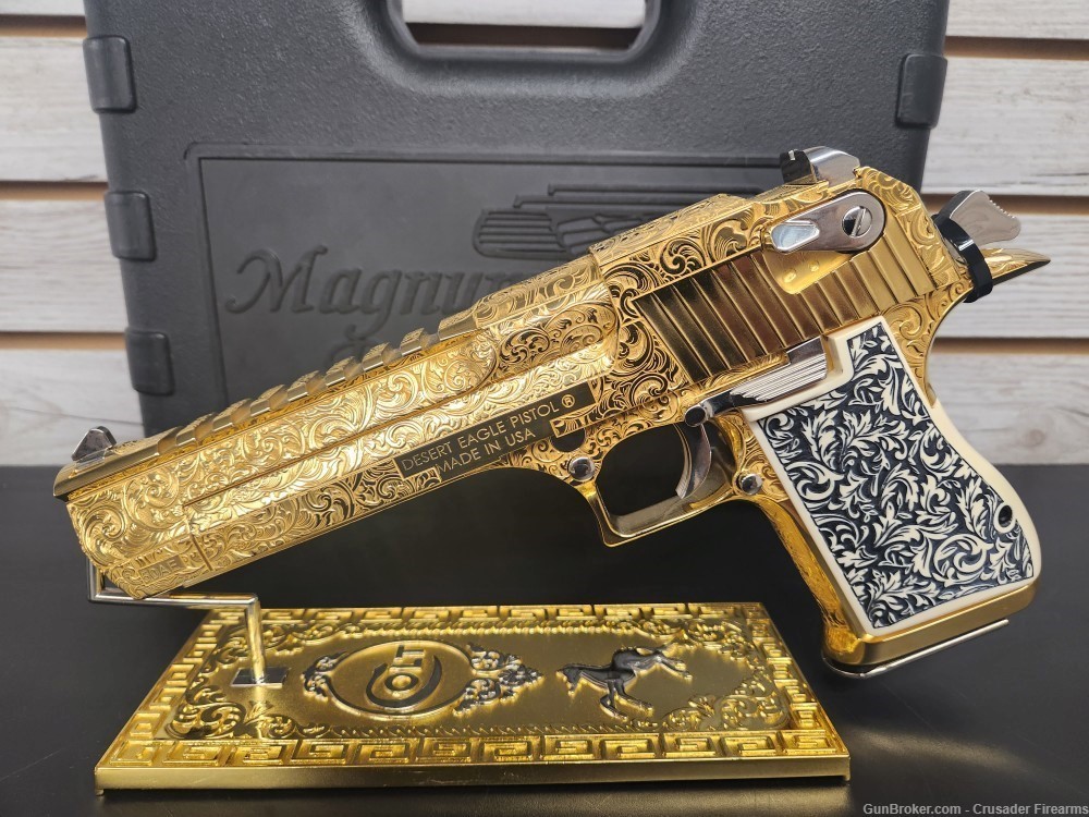 CUSTOM 24CT GOLD PLATED & ENGRAVED MAGNUM RESEARCH DESERT EAGLE 50AE-img-0