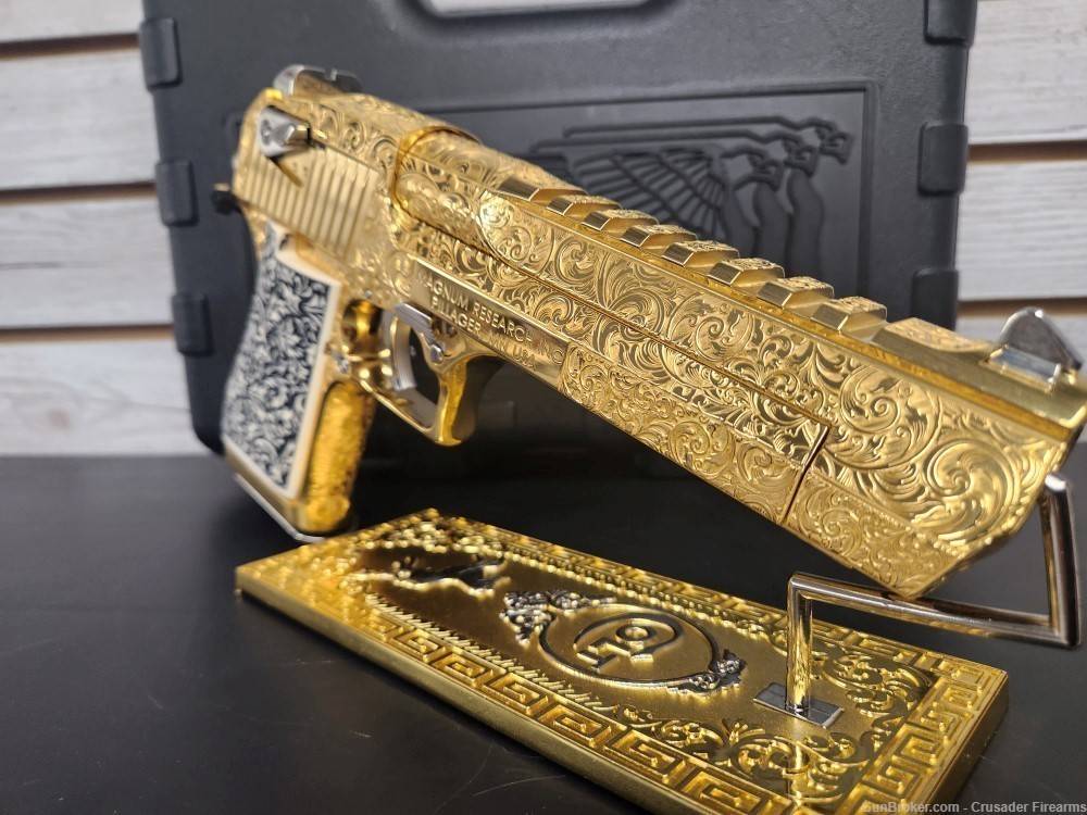 CUSTOM 24CT GOLD PLATED & ENGRAVED MAGNUM RESEARCH DESERT EAGLE 50AE-img-2