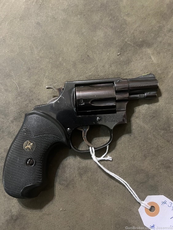 Smith & Wesson Model 36 revolver 5 shot 2” pinned barrel .38 spl. Circa1962-img-1