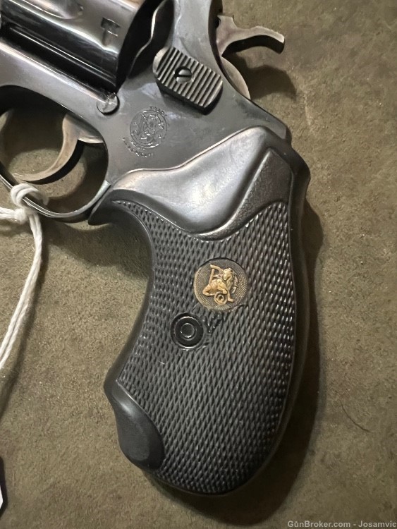 Smith & Wesson Model 36 revolver 5 shot 2” pinned barrel .38 spl. Circa1962-img-2