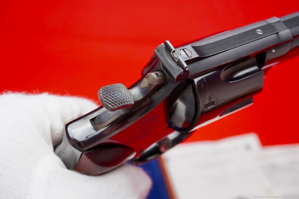 Desired Smith & Wesson 57 No Dash .41 Mag Blue 6" In Presentation Case!-img-11