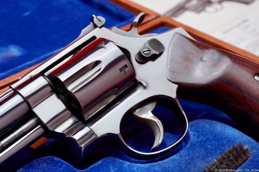 Desired Smith & Wesson 57 No Dash .41 Mag Blue 6" In Presentation Case!-img-2
