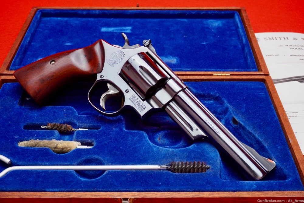 Desired Smith & Wesson 57 No Dash .41 Mag Blue 6" In Presentation Case!-img-4