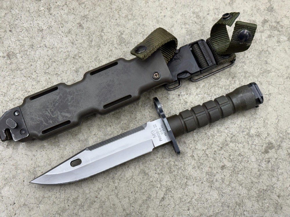 USGI Surplus Phrobis III M9 bayonet with scabbard - issued excellent cond.-img-0