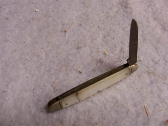 Clauss Mother of Pearl Pocket Knife-img-2