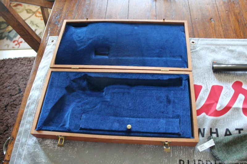 SMITH AND WESSON MODEL 29-2 IN WOOD PRESENTATION BOX! 44 MAGNUM!-img-9