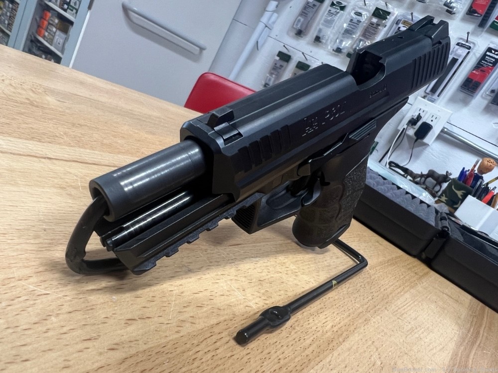 HK H & K P30L V1 USED in great shape 9mm pistol P 30 L V 1-img-7