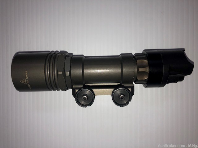 Surefire M951 "Fat" body weapon light .-img-2