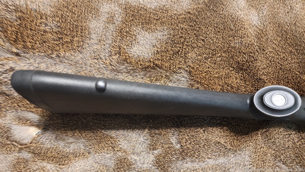 RUGER 77/22 20" 22lr bolt action Rifle Black Synthetic stock-img-5