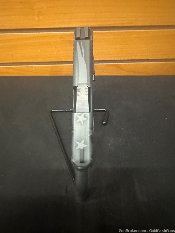 Glock 43X Distressed Flag Design 3.4", Two 10-round Magazines, Case-img-2
