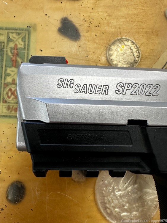 Sig Sauer SP2022 40 S&W Duo-tone Fiber Sights Penny Start .01 NR-img-2