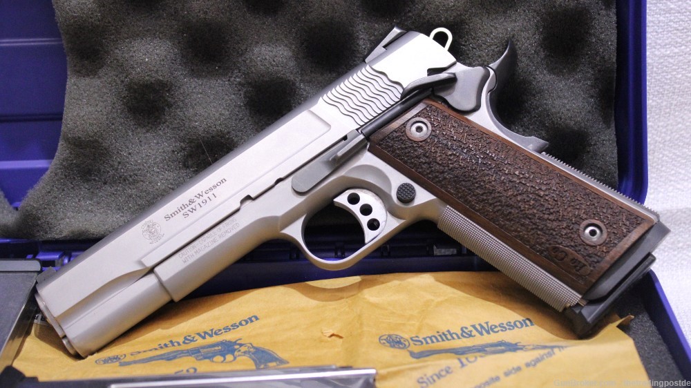 SMITH & WESSON SW1911 9MM PRO SERIES-img-2