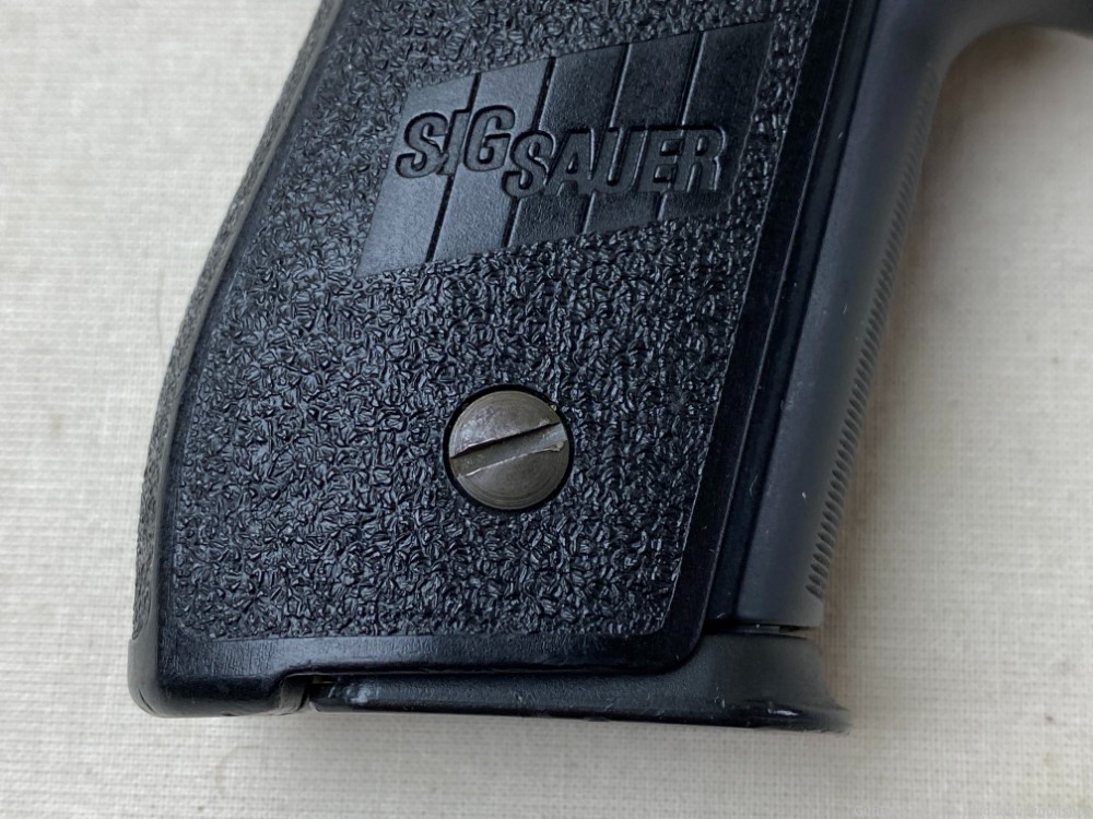 Sig Sauer P228 9mm Para 3.9" Blued-img-10