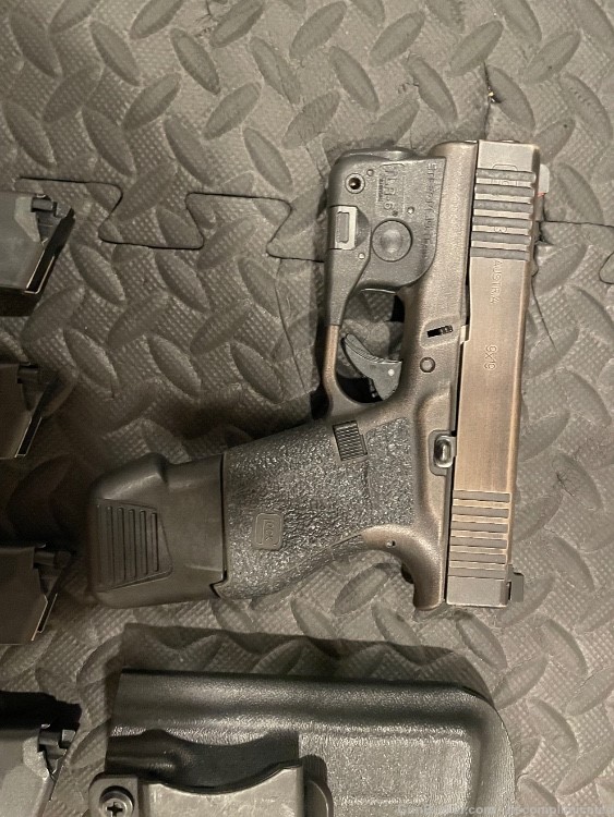 Like new Battle Worn Cerakoted Glock 43 fully loaded with accessories -img-1