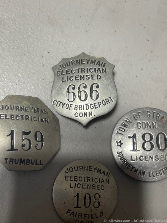1920s - 40s Journeyman Electrician Licensed Badges 666 Connecticut -img-1