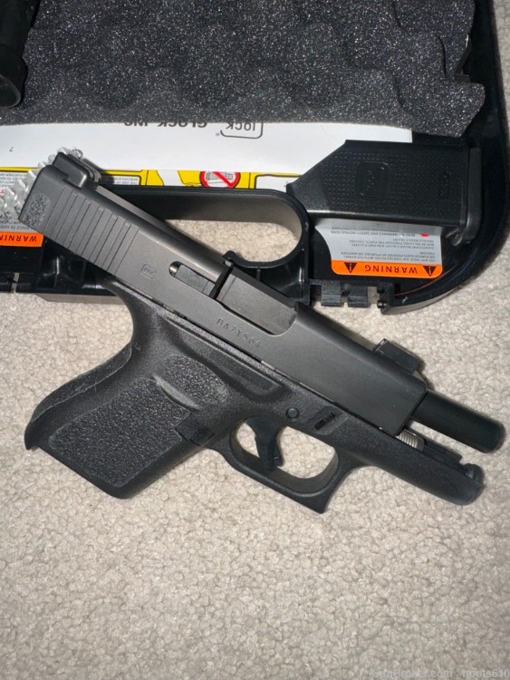 Like New Glock G43 9mm With Extras-img-1