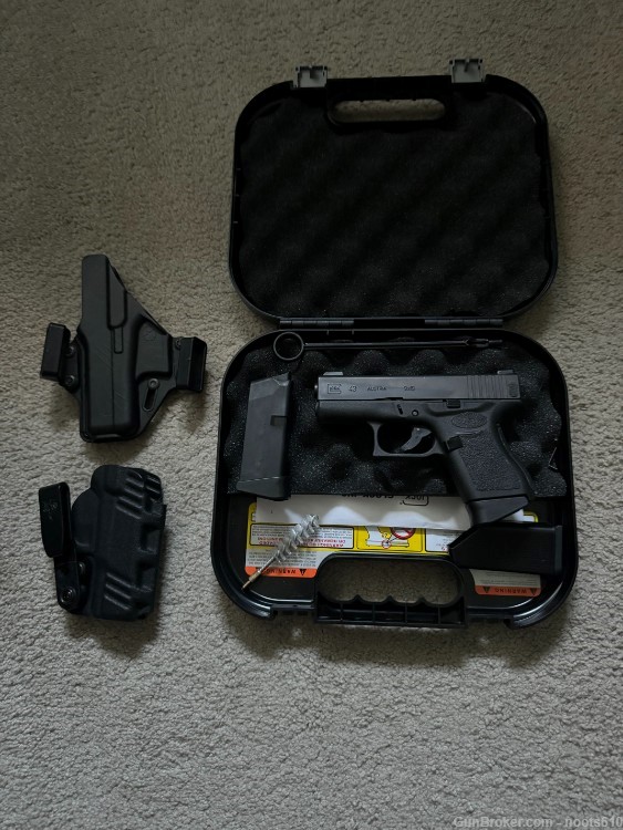 Like New Glock G43 9mm With Extras-img-0