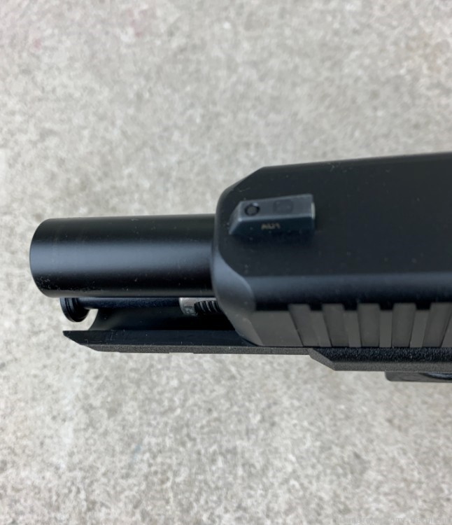 Unissued Glock G22 GEN 5 40 S&W 3- 15 Round Mags Night Sights-img-2