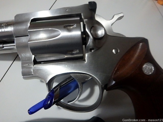 4 INCH RUGER STAINLESS STEEL SECURITY SIX 357 MAGNUM-img-2