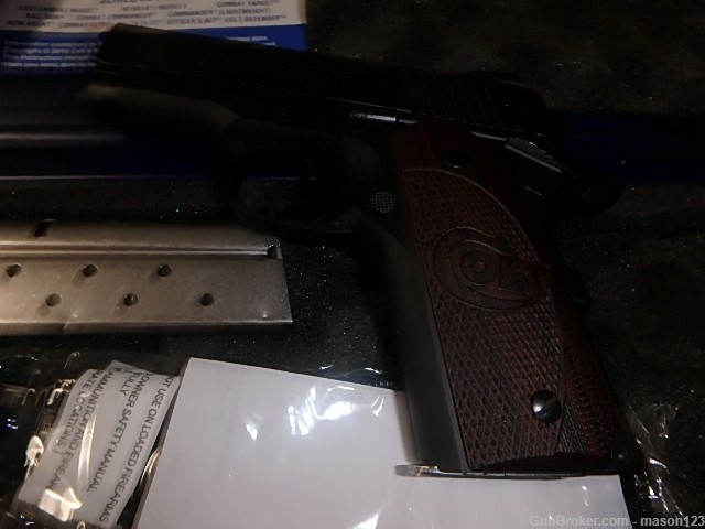 COLT LIGHT WEIGHT  DEFENDER 9 MM IN THE BOX 2 MAGS-img-1