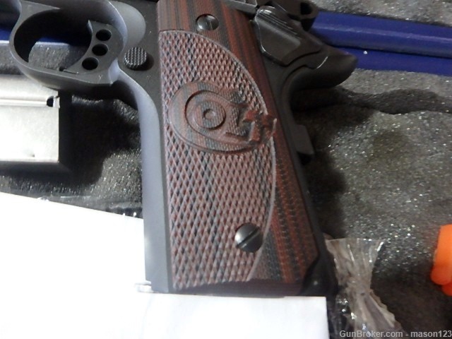 COLT LIGHT WEIGHT  DEFENDER 9 MM IN THE BOX 2 MAGS-img-2