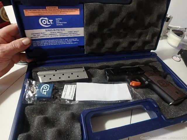 COLT LIGHT WEIGHT  DEFENDER 9 MM IN THE BOX 2 MAGS-img-0