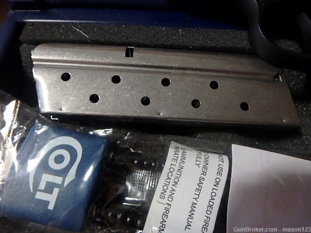 COLT LIGHT WEIGHT  DEFENDER 9 MM IN THE BOX 2 MAGS-img-4