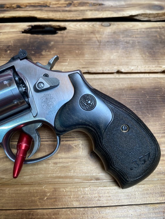 7 Rd Smith & Wesson Revolver 686-6 *.357 mag* in Great Shape-img-1
