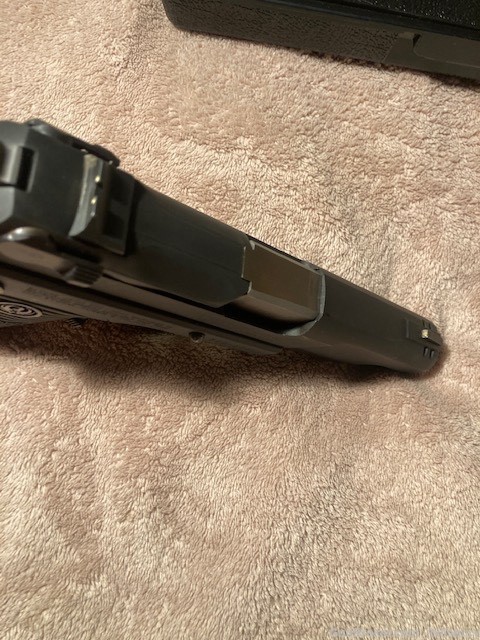 Ruger P-85 P85 9mm 2 15rd Mags-img-3