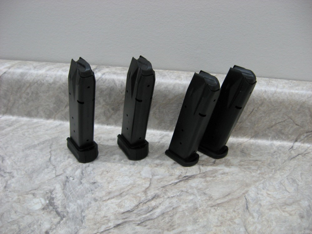 SIG 226 40 cal MAGAZINES 4 TOTAL 2-13rd  2-13 plus 2 ext NOS-img-1