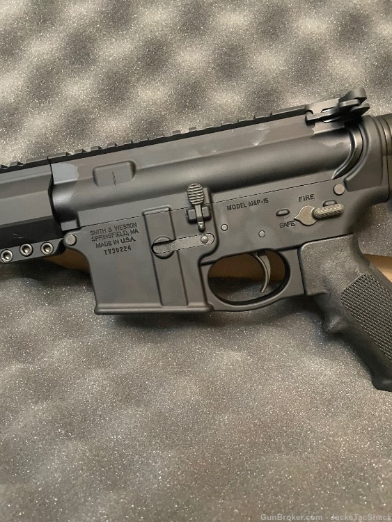 Smith & Wesson, M&P15 Sport III,556NATO, 16" Barrel-img-2