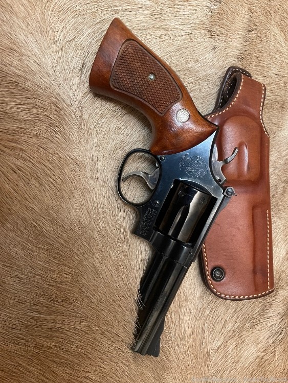 Smith and Wesson 19-4 (combat magnum) .357 mag made in 1980?-img-2