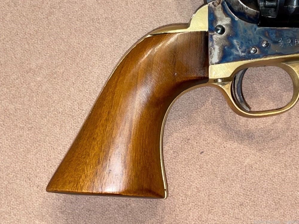 Beautiful Model Colt 1851 Black Powder 44 cal made in Italy-img-2