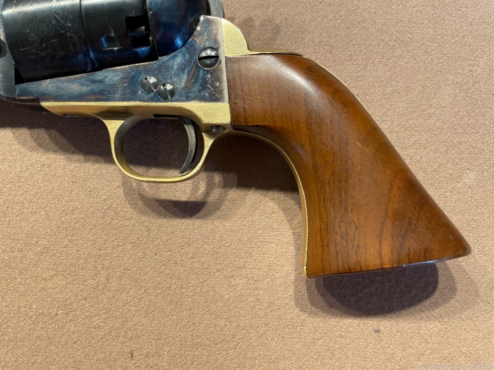 Beautiful Model Colt 1851 Black Powder 44 cal made in Italy-img-5