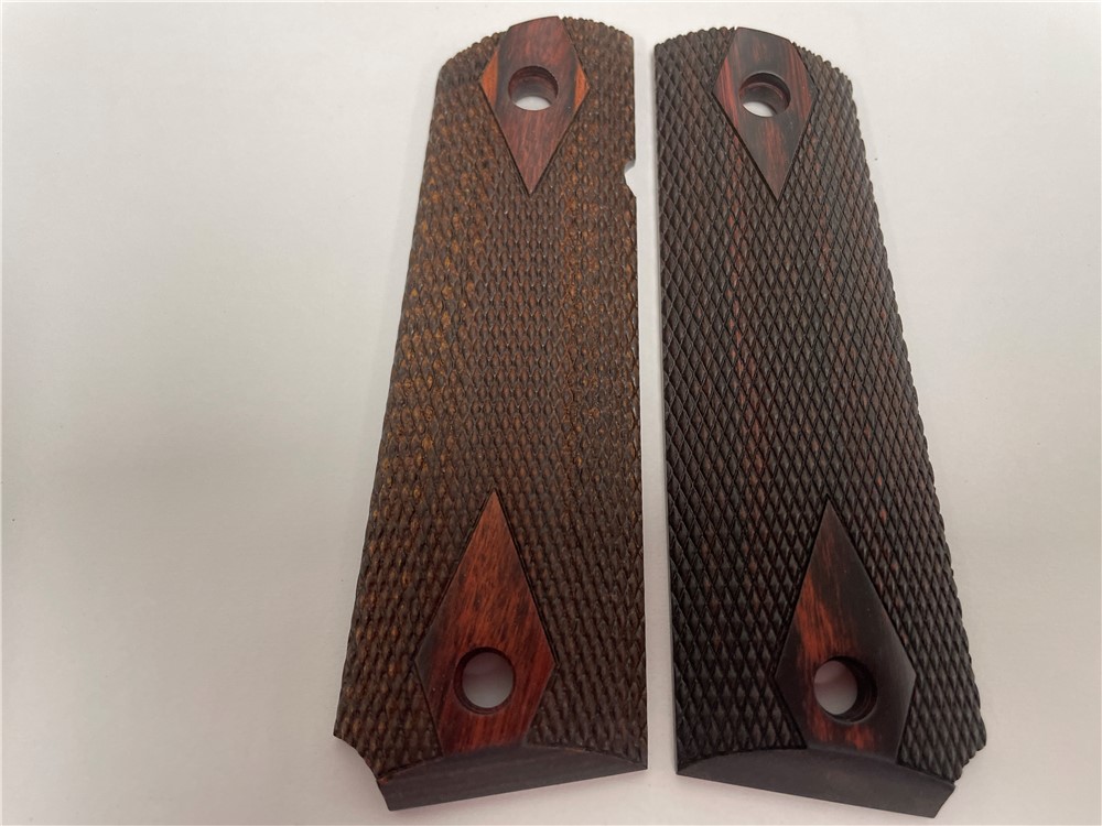 Altamont Wood Grips - 1911 Govt Super Rosewood Checkered -img-0