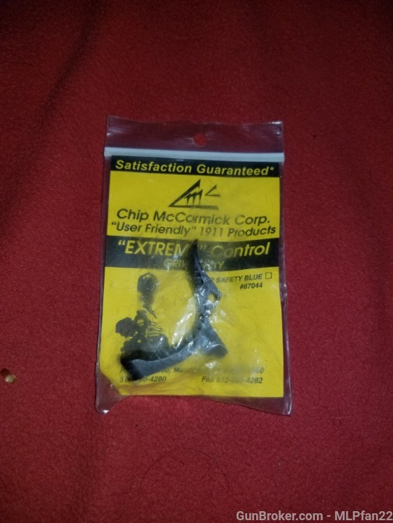 CHip McCormick Extreme Control Gip safety 1911 series 70 blue new-img-3