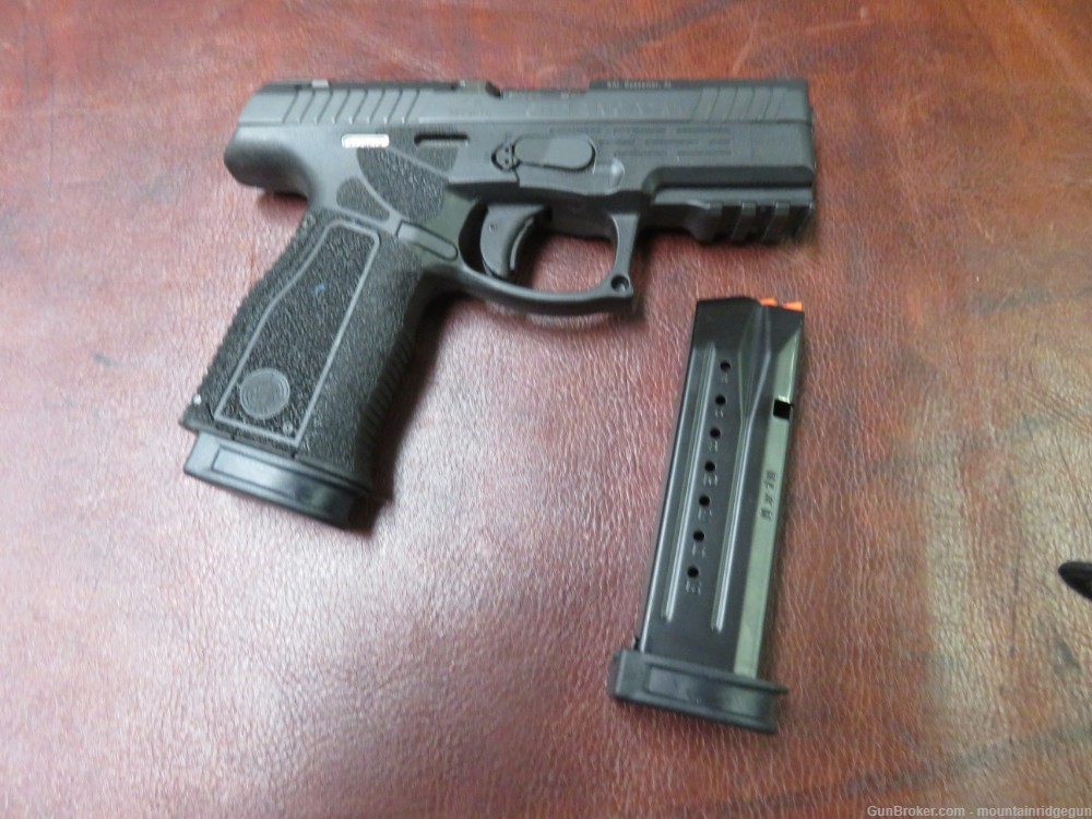Steyr Model M9-A2 MF chambered in 9mm w/ case and paperwork. (2) 17 rd Mags-img-7