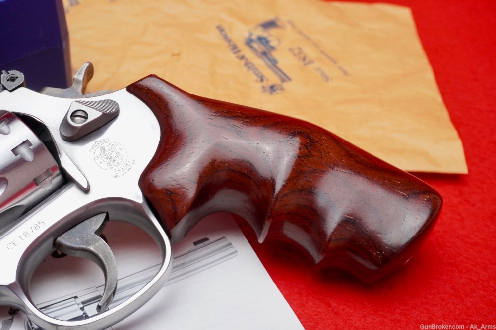 Scarce Smith & Wesson 617-4 .22LR Stainless 4" 10 Shot Revolver ANIB!-img-3