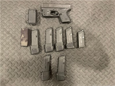 Glock 43 with top notch accessories 
