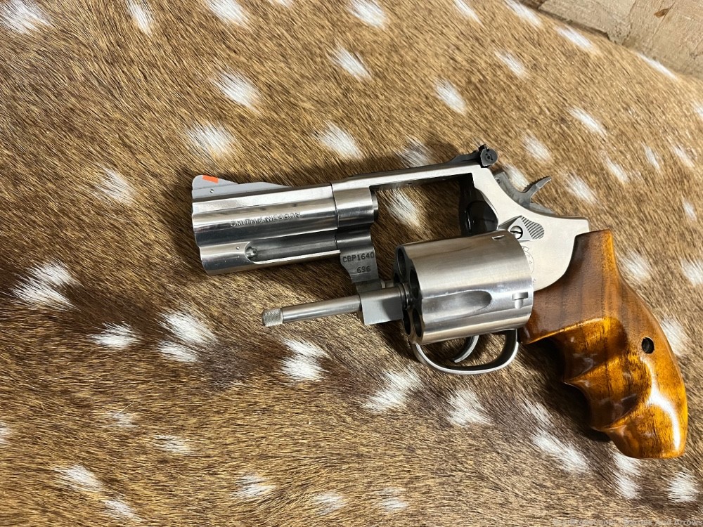 Smith And Wesson 696 .44 SPL revolver Rare Pre Lock Stainless -img-10