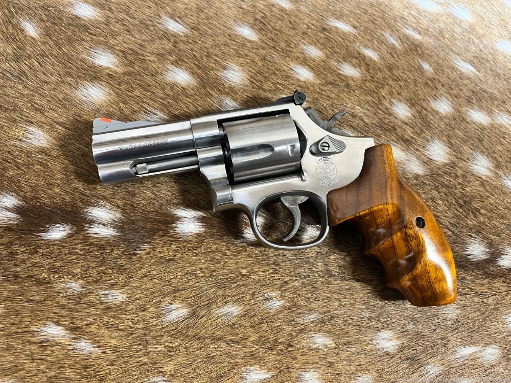 Smith And Wesson 696 .44 SPL revolver Rare Pre Lock Stainless -img-0