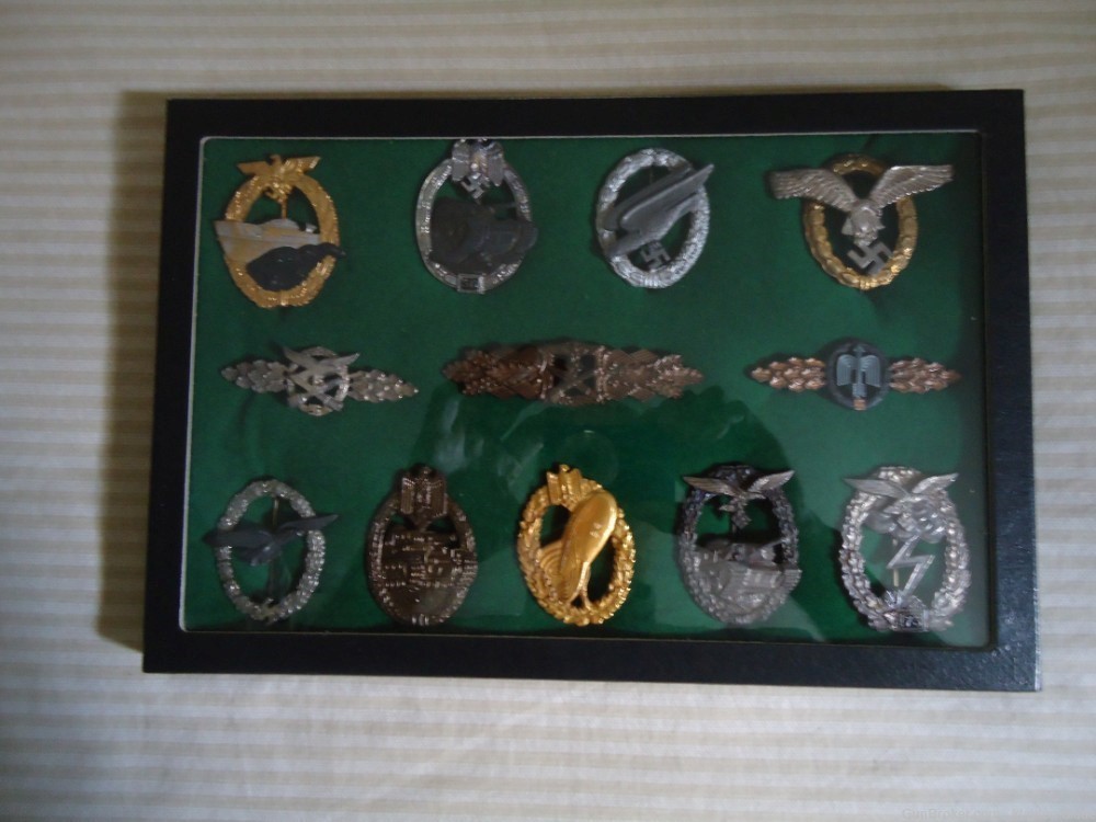 Group Of 12 German WWII  Reproduction  Badges-img-1