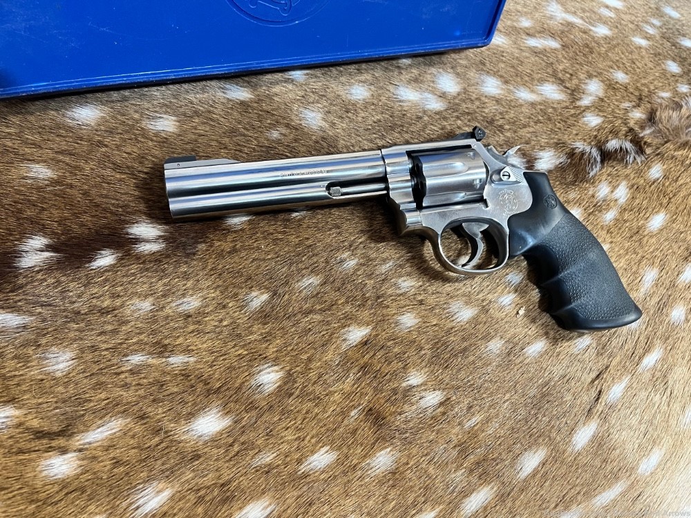Smith and Wesson 617 original 6 shot revolver stainless excellent condition-img-2