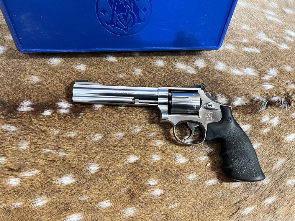 Smith and Wesson 617 original 6 shot revolver stainless excellent condition-img-1