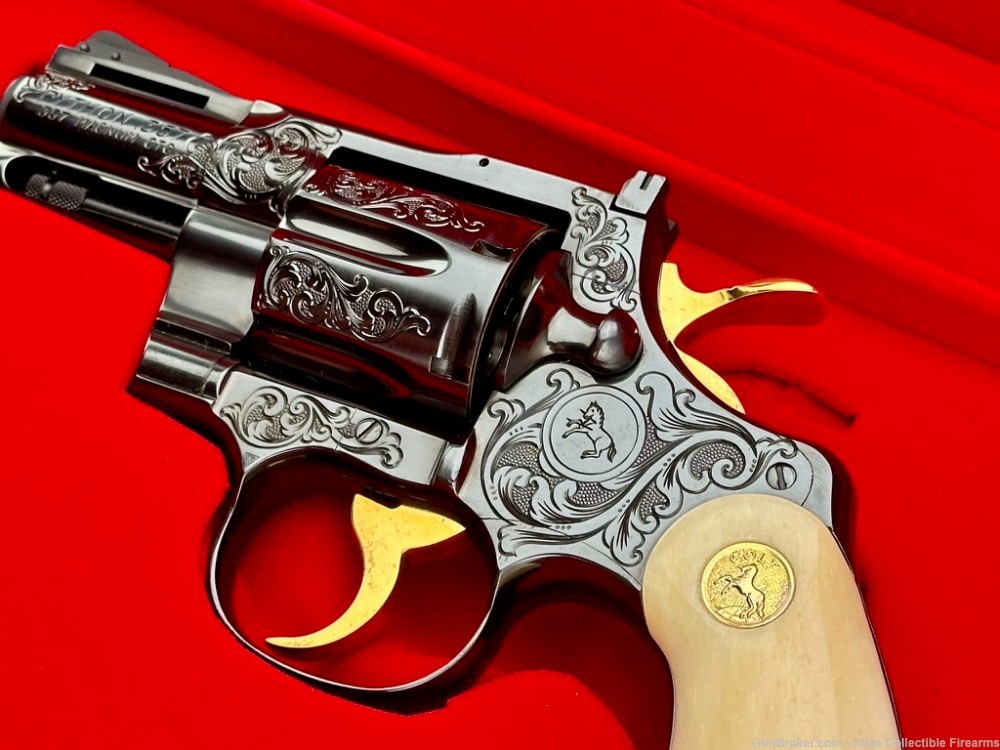 UNBELIEVABLE 1970 Colt Python 2 1/2" *MASTER ENGRAVED & GIRAFFE BONE GRIPS*-img-4