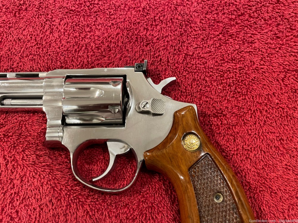 Taurus 689 VR; Polished Stainless; 4-Inch; 6-Shot .357 Magnum Revolver-img-5